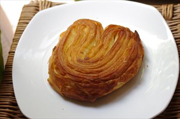 羽沢横浜国大駅近くにあるパン屋「hazaar Bakery」のパン