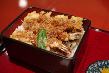 トレッサ横浜にある和食レストラン「麻布茶房」の天重