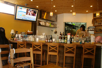 横浜石川町のカレー専門店「PINKY PIG(ピンキーピッグ)」の店内