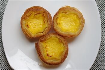 ラゾーナ川崎にある「エッグセレント ベイクリー」のエッグタルト