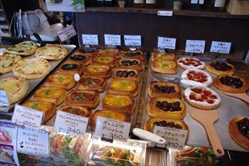 横須賀久里浜にあるパン屋「zacro」の店内