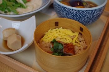 横浜シアルにあるおいしいうどん屋さん「嘉禾屋」の炊き込みご飯