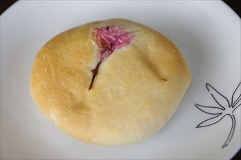群馬県館林にあるベーカリーカフェ「ニワ」のパン