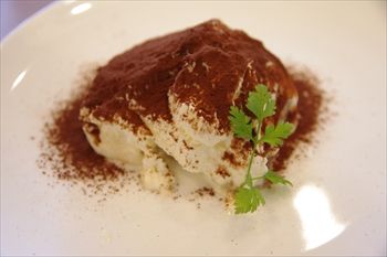 横浜東神奈川にあるパン屋「パンドウー(Pain de U)」のケーキ