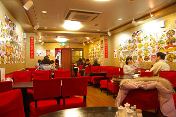 横浜中華街の「馬さんの店 龍仙 市場館」の店内