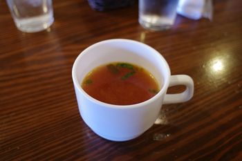 横浜港南台にあるハンバーグのお店「カウベル」のスープ