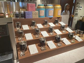 横浜センター北にある「イタリアン リゾート ペルティカ」の店内