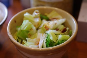 横浜白楽にある家系ラーメン店「末廣家」のトッピング