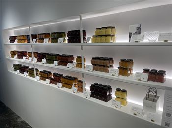 横浜関内にある「旅するコンフィチュール」の店内