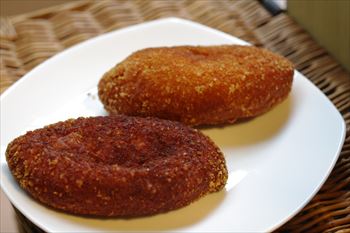 横浜みなとみらいにあるカレーパン専門店「ジラッファ」のカレーパン