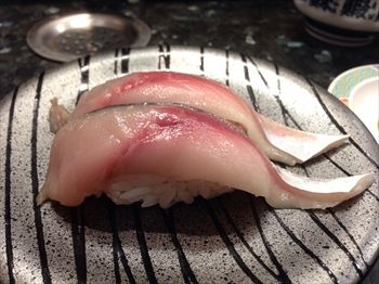 横浜あざみ野にある回転寿司「廻鮮寿司処 タフ」の寿司