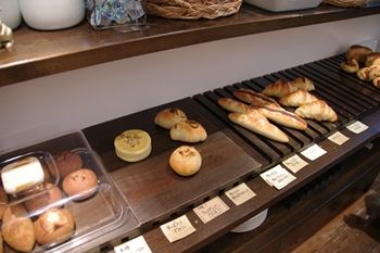 横浜元町にあるカフェ「カフェフゥ(Cafe Four)」の店内