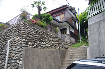 横浜菊名にあるパン屋さん「山角」の入り口