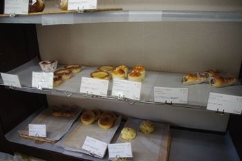逗子にあるパン屋「Oven's(オーブンズ)」の店内
