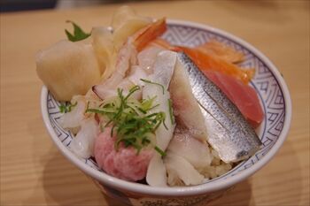 横浜にある寿司居酒屋「杉玉」の