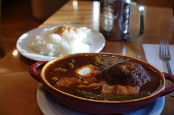 横浜野毛にあるカレーとシチューのお店「キクヤ」のシチュー
