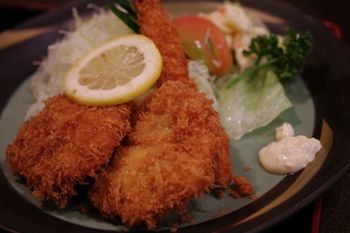 横浜東神奈川にあるとんかつ屋「せんのき」のランチ