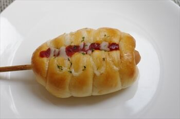 横浜白楽にあるパン屋「ラトリエパンドットコム」のパン