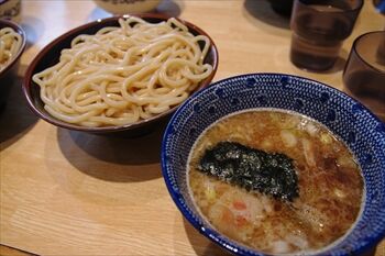横浜白楽にあるつけ麺専門店「くり山」のつけ麺