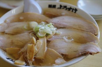 栃木県佐野市にあるラーメン店「麺屋 ようすけ」のラーメン