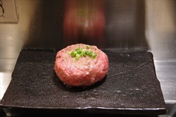横浜にあるハンバーグ専門店「花より、ハンバーグ」のハンバーグ