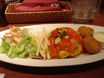 洋食屋「丸の内DINDON」のオムライスとクリームコロッケ