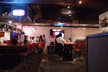 横浜馬車道にあるスープカレーのお店「らっきょ」の店内
