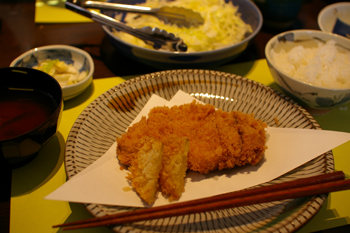 横浜都築区のとんかつ屋「馬酔木(あしび)」のとんかつランチ