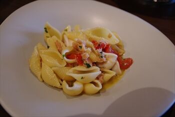 横浜新山下にあるイタリアン「リジャーナル」のパスタ