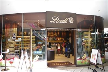 横浜にあるチョコレート専門店「リンツ」の外観