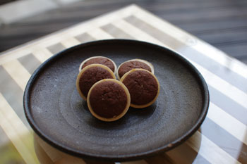 横浜元町にある和菓子のお店「香炉庵」の焼もなか