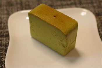 横浜日本大通りにある「ハグフラワー」のチーズテリーヌ