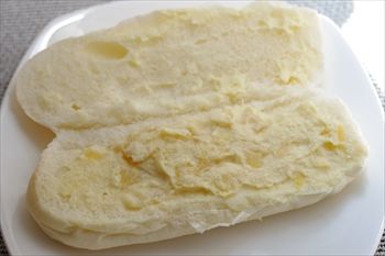 武蔵小杉にあるコッペパン専門店「やわらかシロコッペ」のコッペパン