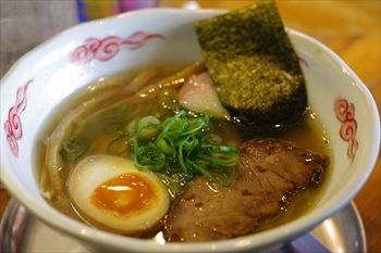 横浜吉野町にあるラーメン店「流星軒」のラーメン