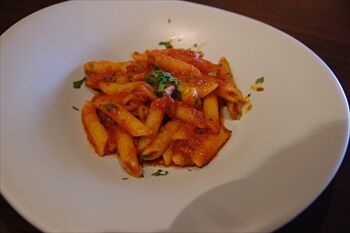 横浜新山下にあるイタリアン「リジャーナル」のパスタ