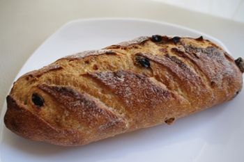 横浜大倉山にあるパン屋さん「パンデモモ」のパン