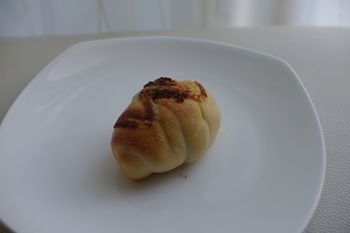 横浜元町にあるカフェ「カフェフゥ(Cafe Four)」のパン