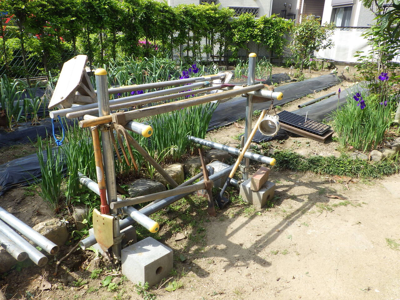 農機具収納ラックと材料置き場に、屋根を作ります。 : 60歳からの青春