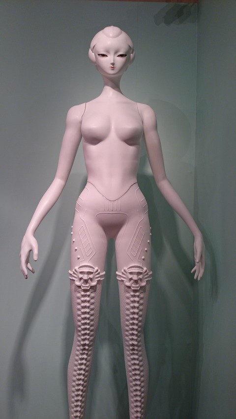 天野喜孝展 進化するファンタジー 立体作品《EVE》