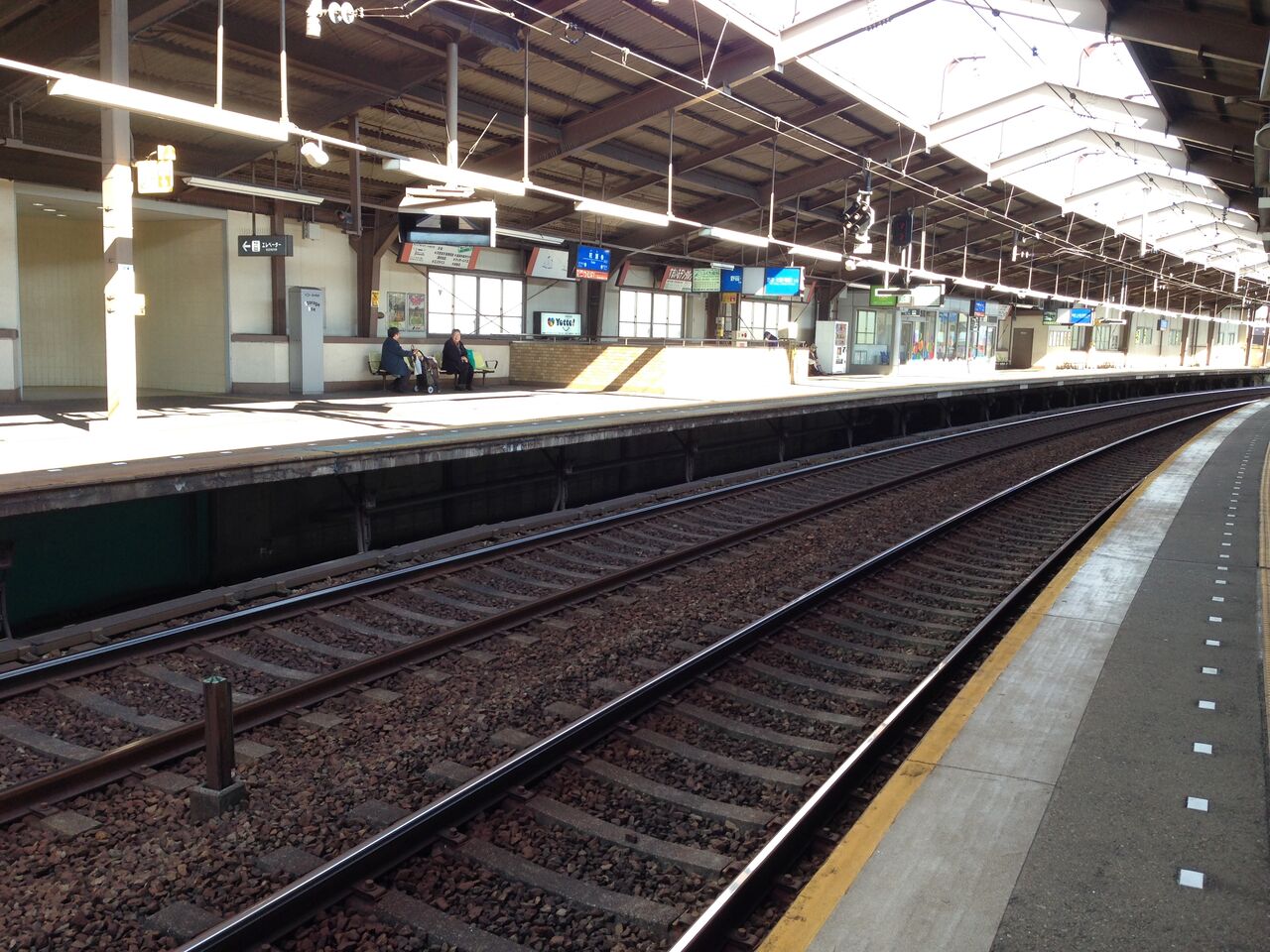 杭 瀬 駅