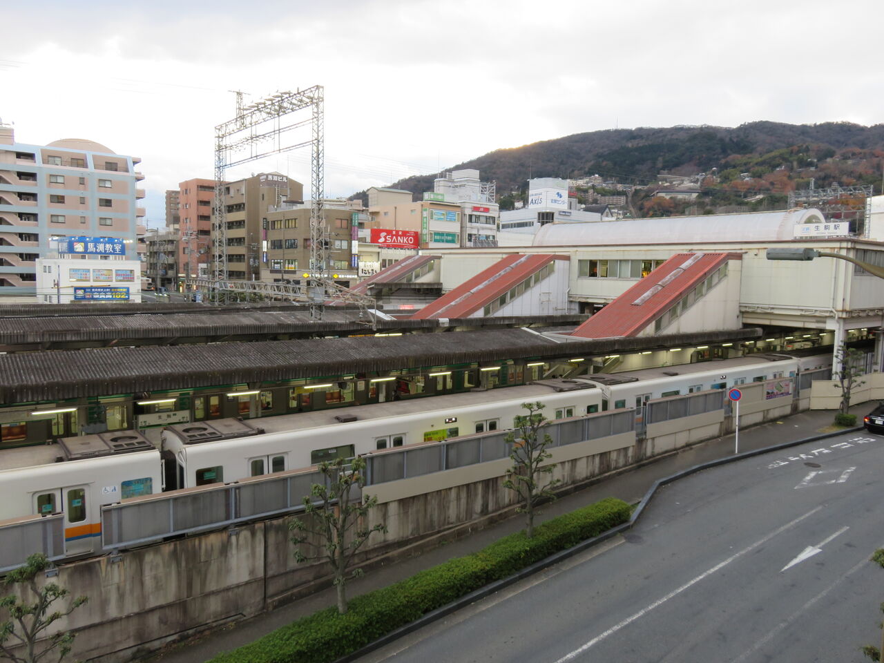人生ゆるゆる途中下車カテゴリ:鉄道一般 > 近畿日本鉄道<ちょっと一服B級グルメ>「三角きつねそば」(近畿日本鉄道 大阪上本町駅・上六庵)近畿日本鉄道の12月17日のダイヤ変更についての印象・特急編(2022年12月記)<ちょっと一服B級グルメ>「鴨そば」(近畿日本鉄道 大阪阿部野橋駅・阿倍野庵)【鉄道車両】近畿日本鉄道22000系特急電車ACE【鉄道車両】近畿日本鉄道21000系特急電車アーバンライナーplus近畿日本鉄道 7月3日よりダイヤ変更(2021年5月記)【鉄道車両】近畿日本鉄道22600系特急電車Ace2021年2月・新型コロナの為運休中の近鉄特急雑感近鉄特急の話題(2021年1月記)【鉄道車両】三重交通復刻塗装の近畿日本鉄道 1440系【鉄道車両】近畿日本鉄道30000系特急電車ビスタカー【鉄道車両】近畿日本鉄道 80000系特急電車「ひのとり」【鉄道車両】乗り納め!近畿日本鉄道12200系特急電車【鉄道車両】最後の頑張りを見せる、近畿日本鉄道12200系特急電車【鉄道車両】近畿日本鉄道・南大阪線にも新塗装車両登場【鉄道車両】喫煙室が取り付けられた近畿日本鉄道16000系特急電車【鉄道車両】近畿日本鉄道21020系特急電車「アーバンライナーNEXT」【鉄道車両】近畿日本鉄道・新塗装になった特急車両【鉄道車両】近畿日本鉄道12200系特急電車【鉄道車両】近畿日本鉄道23000系特急電車「伊勢志摩ライナー」(リニューアル前)