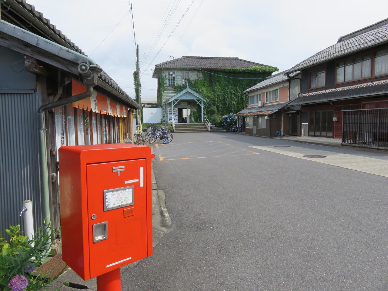 【鉄道駅探訪・名駅舎】「新八日市駅」(近江鉄道・八日市線〈万葉あかね線〉) 人生ゆるゆる途中下車 【鉄道駅探訪・名駅舎】「新八日市駅」(近江鉄道・八日市線〈万葉あかね線〉) 人生ゆるゆる途中下車