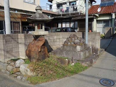 070 常夜燈・球形道祖神