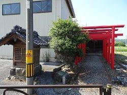 121 駒引稲荷神社