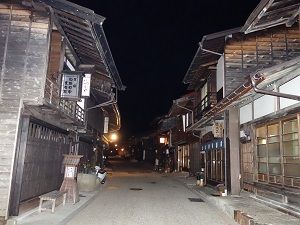 191 夜の街並み