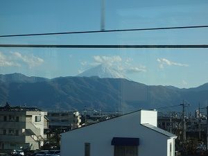 106 車窓からの富士山(甲府駅手前)