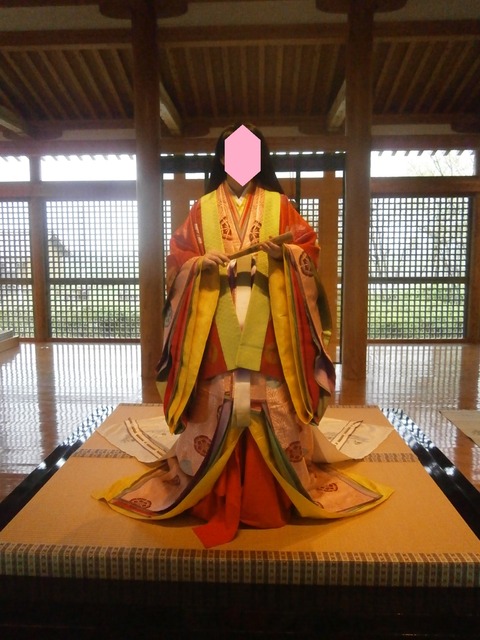 十二単6(裳・唐衣)