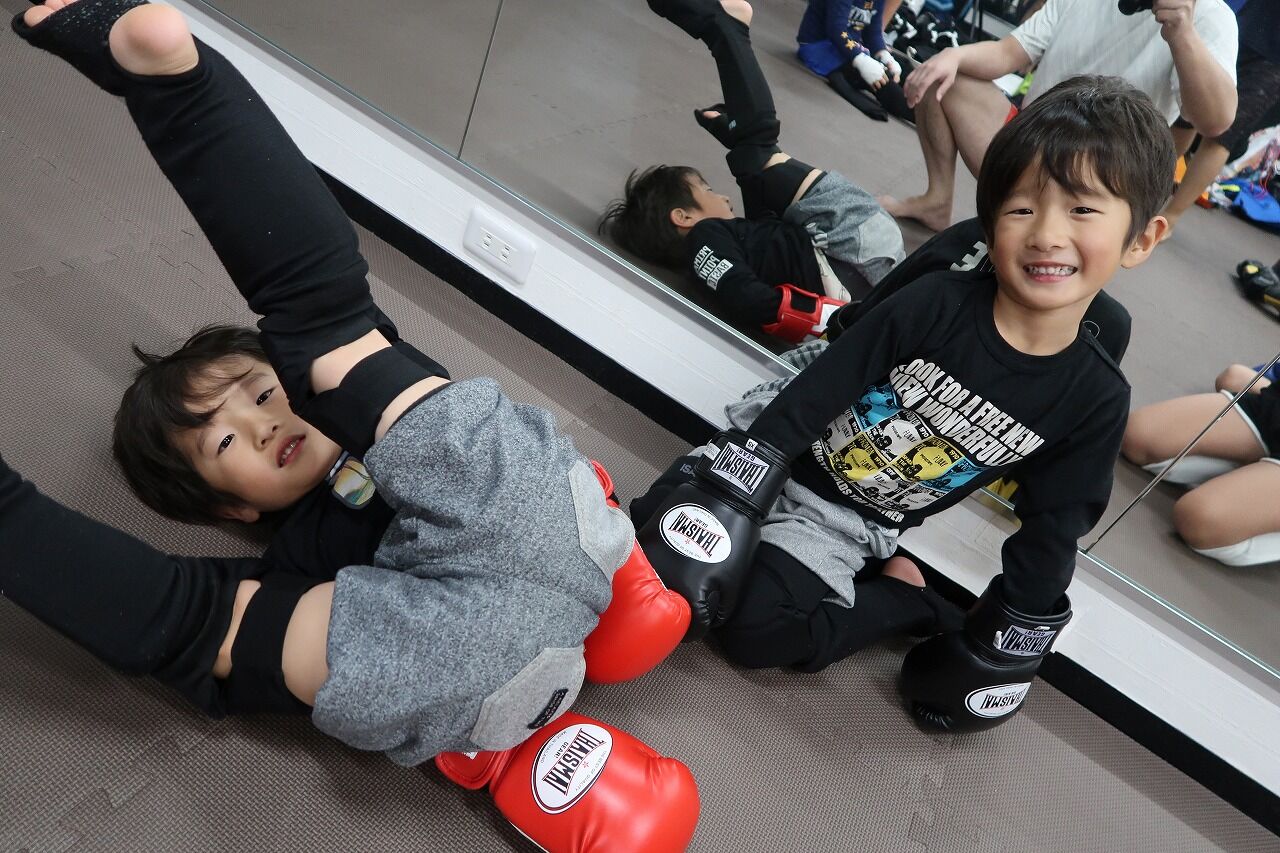久喜キックボクシング 5歳の双子ちゃんはいつも仲良し キックボクシング フィットネス 久喜 尚武会 Shobukai Gym のblog
