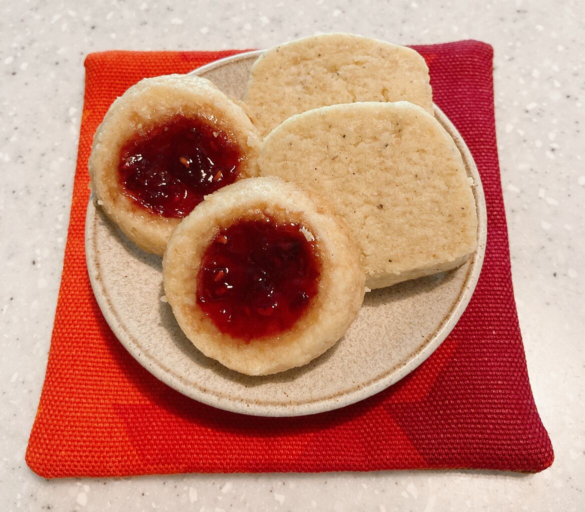 曇っている日は クッキーを焼こう くるみひと匙