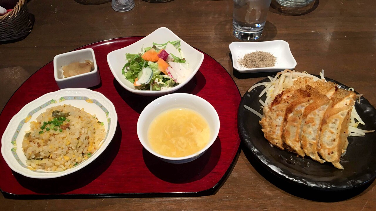 謝謝 四川飯店 謝謝のおいしいぎょうざ 8個 本日のチャーハンランチ 豊橋市駅前大通１丁目 食々週間